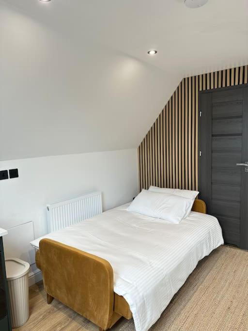 The Loft At Orchard House- Strictly No Parties * Barton in the Clay