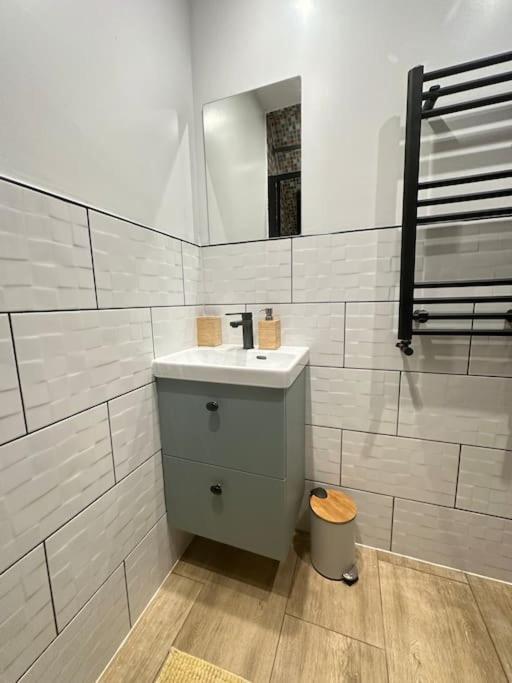 The Loft At Orchard House- Strictly No Parties Apartment *