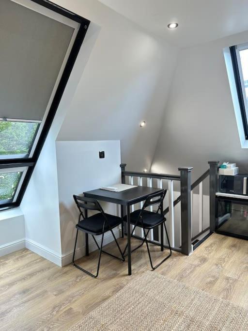 Apartment The Loft At Orchard House- Strictly No Parties Barton in the Clay